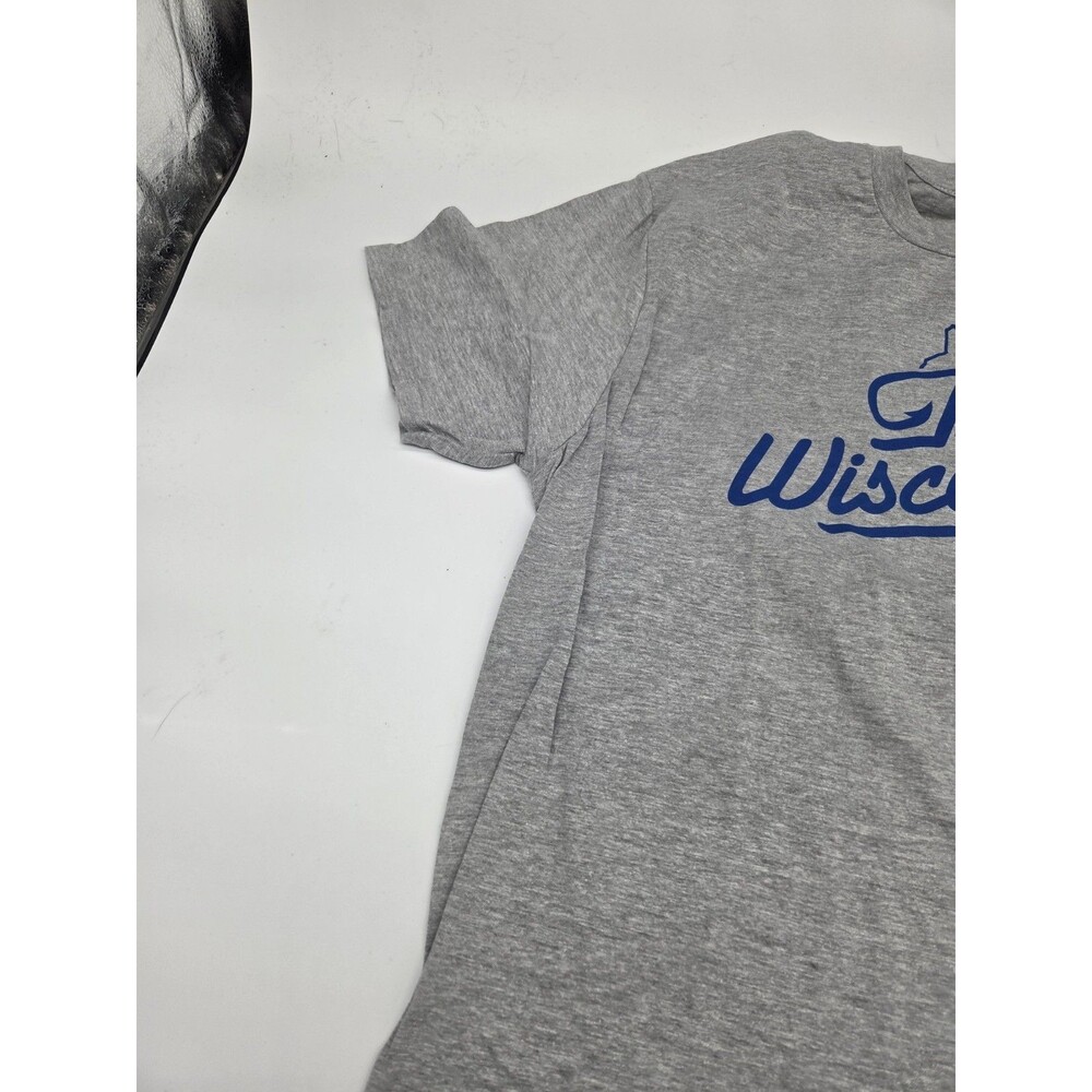 Fish Wisconsibly Humourous Wisconsin Fishing Gray T Shirt Size XL - Picture 6 of 13